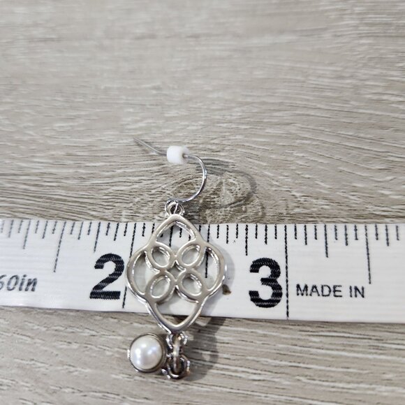 Fashion Jewlery Scrollwork Silvertone with Faux Pearl Drop Earings - Picture 6 of 7